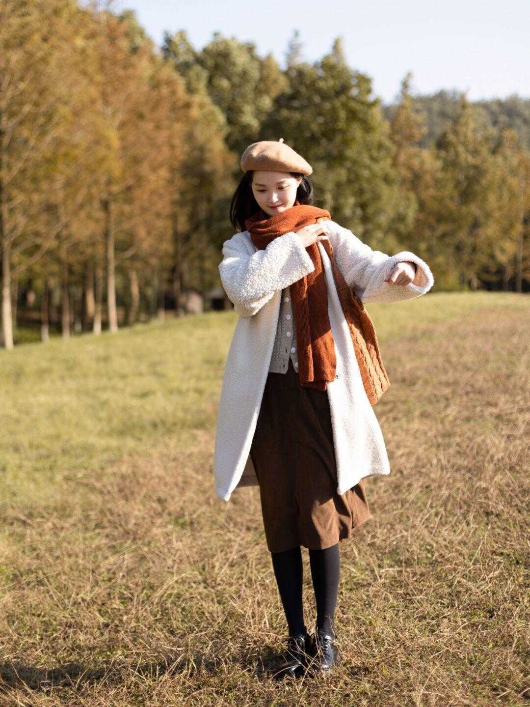 毛衣|冬色的大衣搭配，就该有森林的气息
