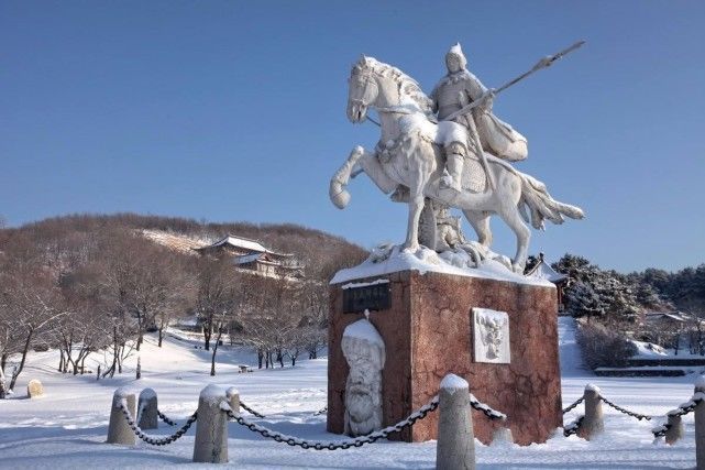 项羽#天生神力真的存在吗?这3大冷兵器现代人拿不动,古人却轻松挥舞