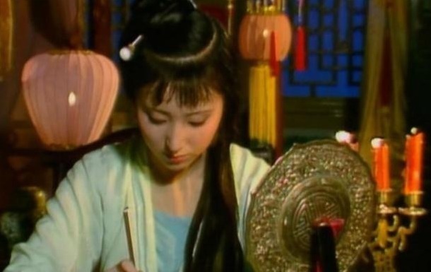 王嬷嬷$父母去世后,她是最疼黛玉的人,却出场一次就销声匿迹