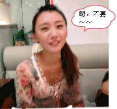 |搞笑GIF: 下次记得关门 要是突然有人进来那就尴尬了