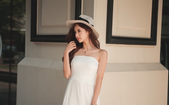 美图|晴天美图孙允珠:维也纳古典雍容抹香修长礼裙