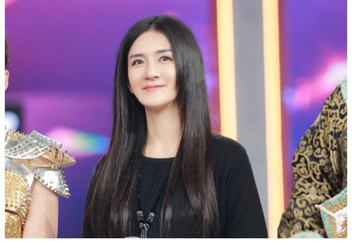 《快本》开播24周年,谢娜发博晒名场面,节目组喊话:等你哦