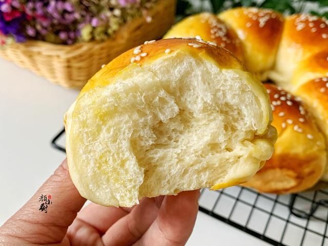 1碗面粉，一杯羊奶，教你做出松软香甜的面包，大人小孩都爱吃
