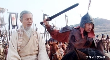 封神演义,此人杀姜子牙20万将士,为什么杨戬拿根草却能吓跑他