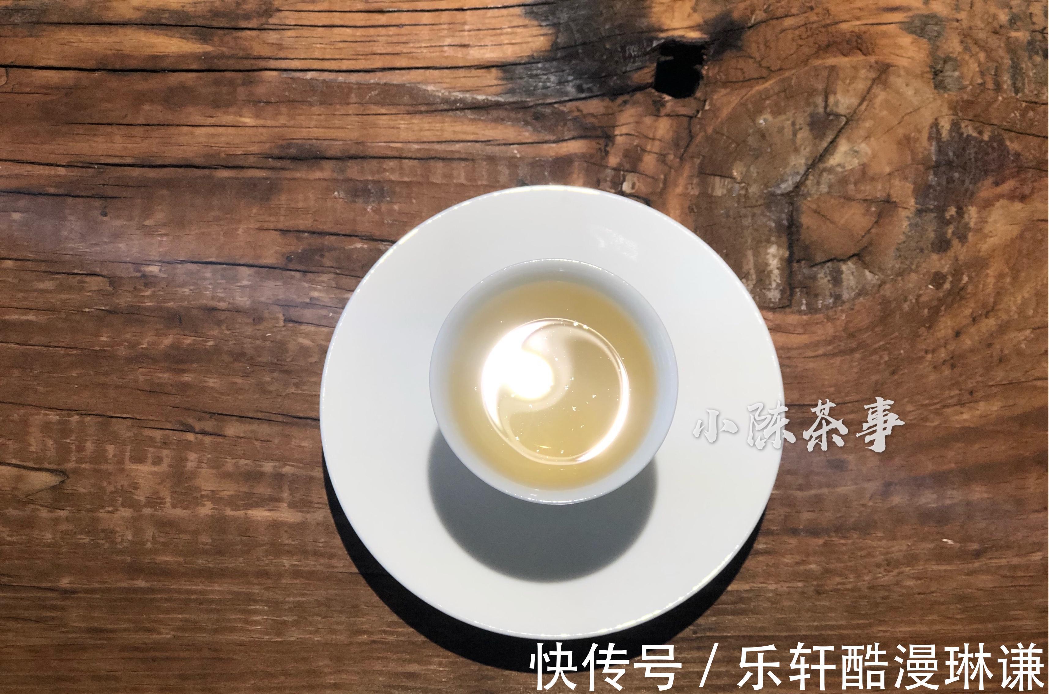 玻璃壶|养生壶、玻璃壶、铁壶、粗陶壶，谁才是秋季煮老白茶的选择