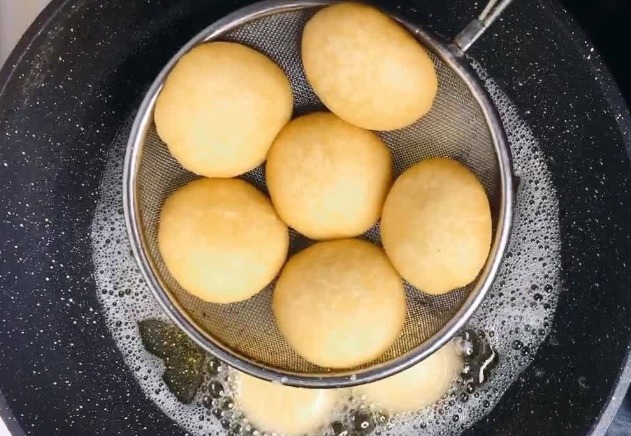 做糖糕时,别只会烫面,学会这几点,糖糕个个空心,口感酥脆好吃