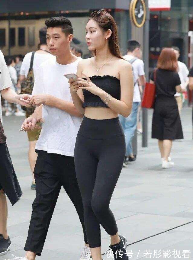 小白 简约方便的连衣裙装扮穿上更美观,让时尚美女爱不释手