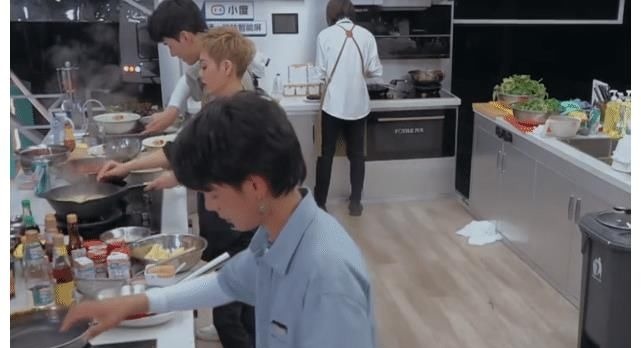 《中餐廳5》5個菜500多被指定價虛高,寧靜爆料王剛曾吐槽黃曉明“有病”