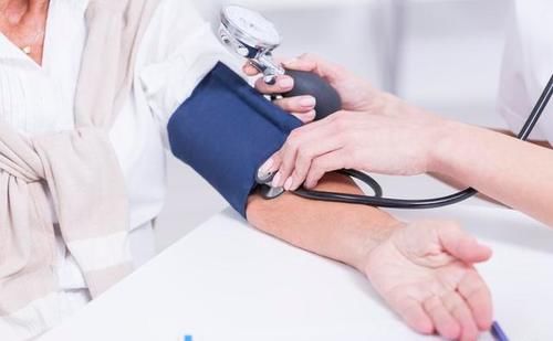 老年|老年高血压表现为收缩压高，舒张压低，有什么危害，怎么治疗？