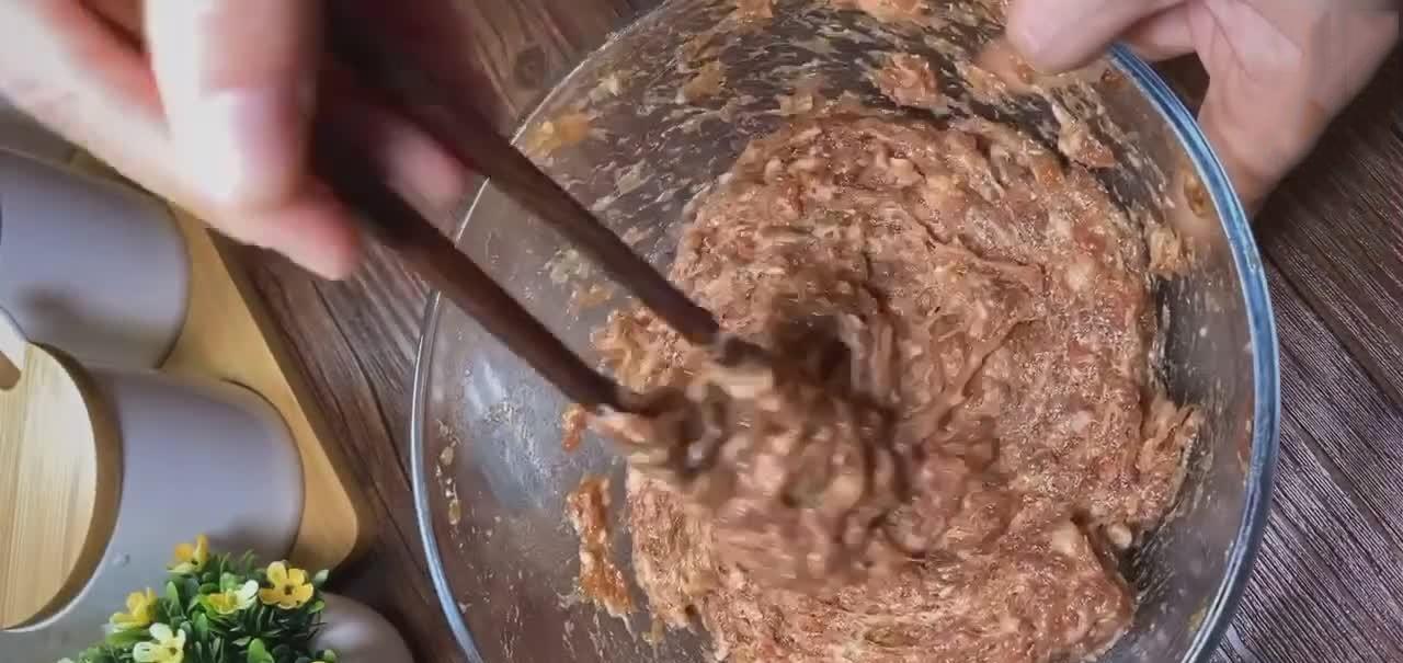 教你做带汤汁的包子，肉馅2次加水，面团2次醒发，皮薄汤鲜