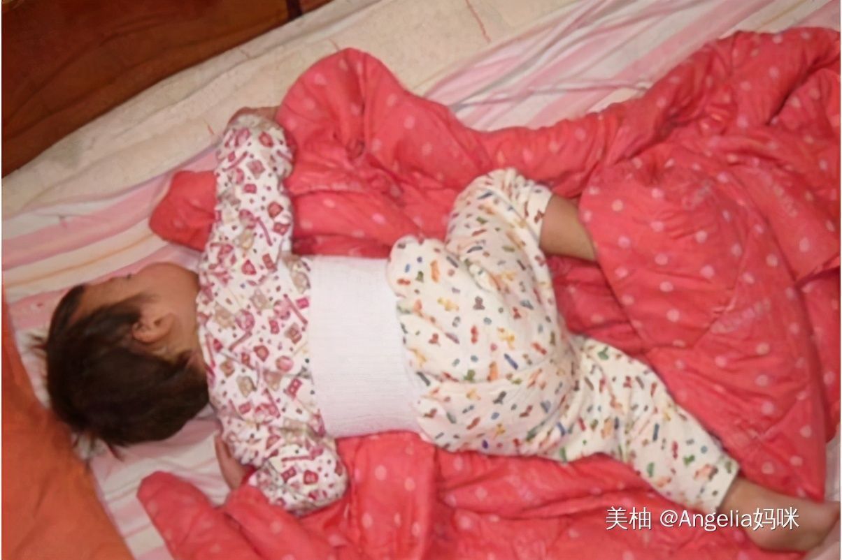 家长|宝宝睡觉总是频繁踢被,是因为觉得热吗?这3种情况家长快了解