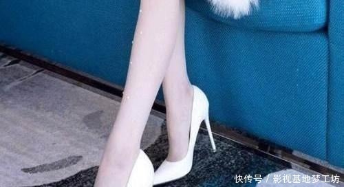 纤细|尖头高跟鞋的搭配,让你在各种风格之间,随意切换