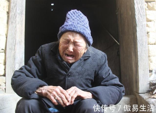 两个儿子|人到晚年才明白,家里有两个儿子和一个儿子的区别,真的很现实