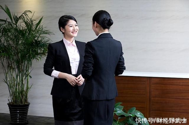 穷人|为何越来越多富人卖掉别墅,搬回高层这“3大缺点”住过才知道