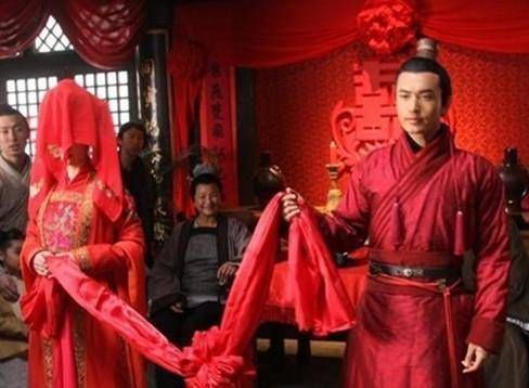 读书人|姑娘出上联膏可吃,药可吃,膏药吃不得秀才对出的下联太经典