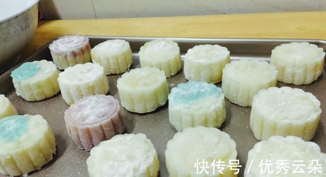 冰皮|自制冰皮月饼在家也能做,免蒸免烤,少油低脂,大人小孩都爱吃!