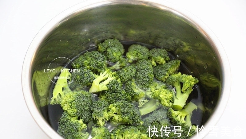 常吃|没怎么调味，却很鲜美的一道菜，热量不高，常吃大肚腩越来越小