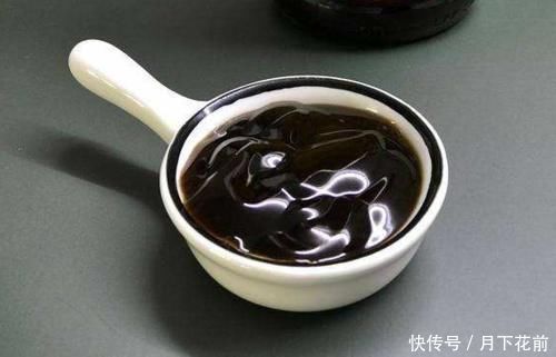 买蚝油时,不去考虑品牌,只要包装上没有这2个字,都是假蚝油