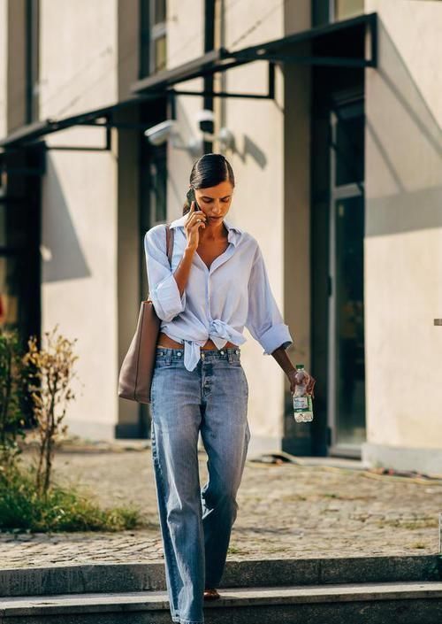 别背双肩包了吧！今年流行“托特包”，容量大不说，还耐脏又方便