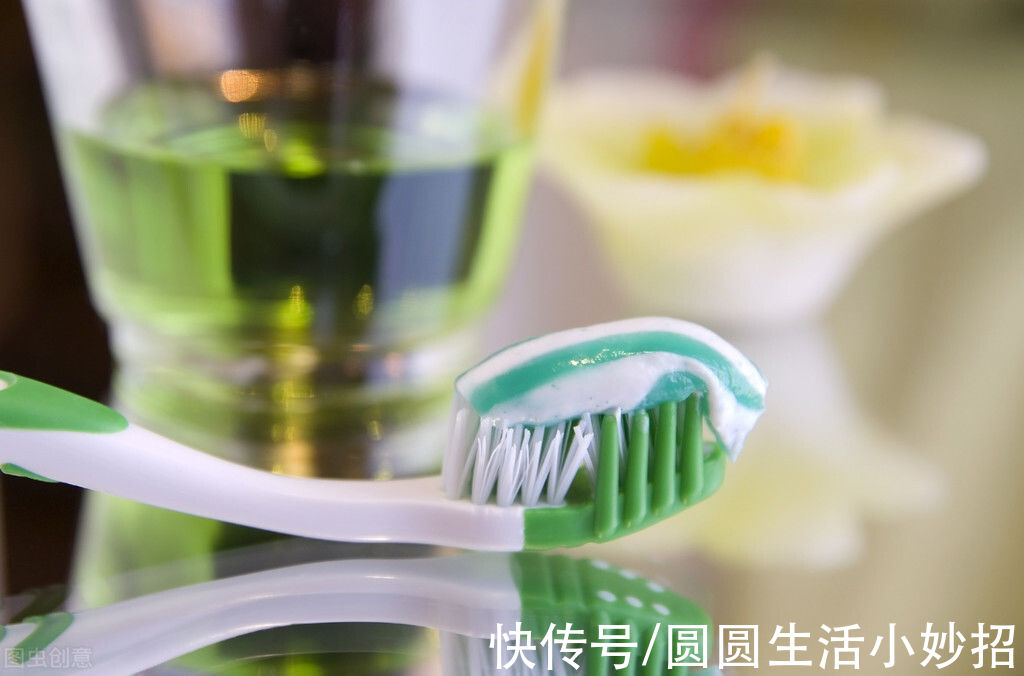 在钥匙上涂抹牙膏，太厉害了，很多人都不知道有啥用，看完涨知识