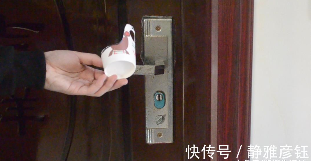 记号|一次性纸杯用完别丢了, 剪几刀, 挂在门把上超实用, 人人见了都夸好
