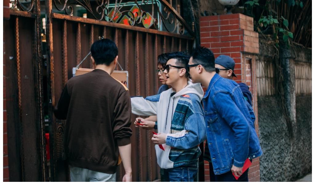 与大家如约见面，五个披荆斩棘的哥哥，后续还有强力嘉宾加盟