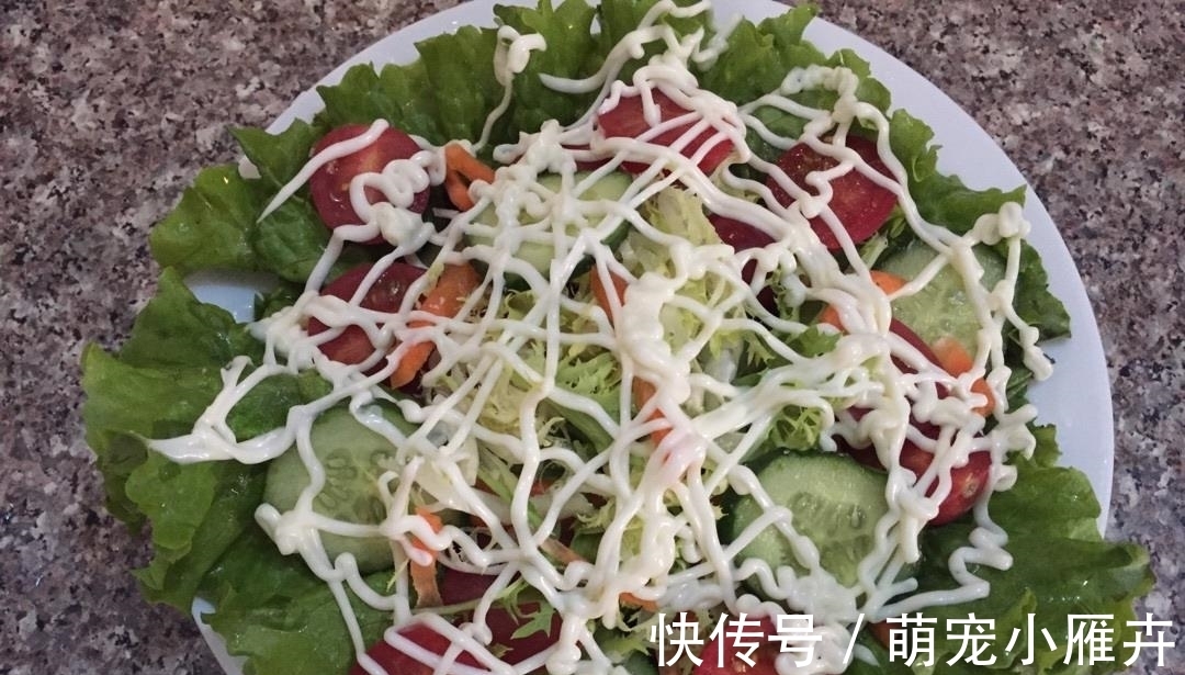 沙拉|宁愿大口吃肉,建议也要少吃这4类食物,全是长膘的“增肥剂”