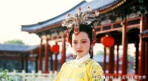 凫靥裘|凫靥裘到底什么来历连宝玉和黛玉都不配穿,你看旧主是谁!