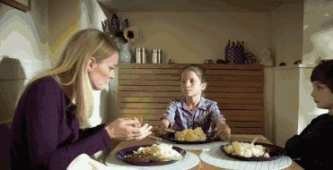 莫若母|孩子未来的样子，藏在你家餐桌上