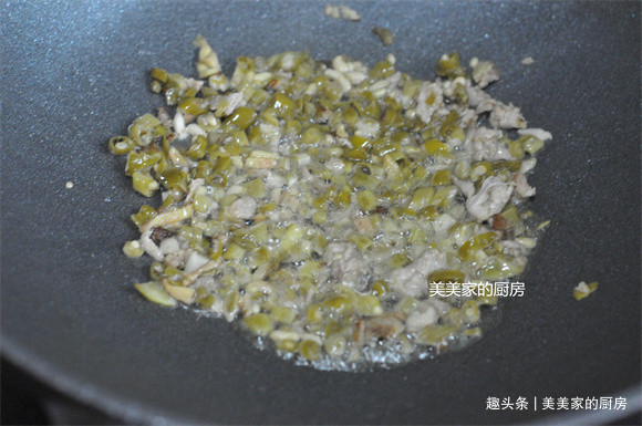 天热，孩子爱上了此早餐，一口下去满嘴生津，五分钟上桌超省事