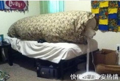 |搞笑图片幽默段子笑话:大爷你骑自行车的技术很不错啊,哈哈哈