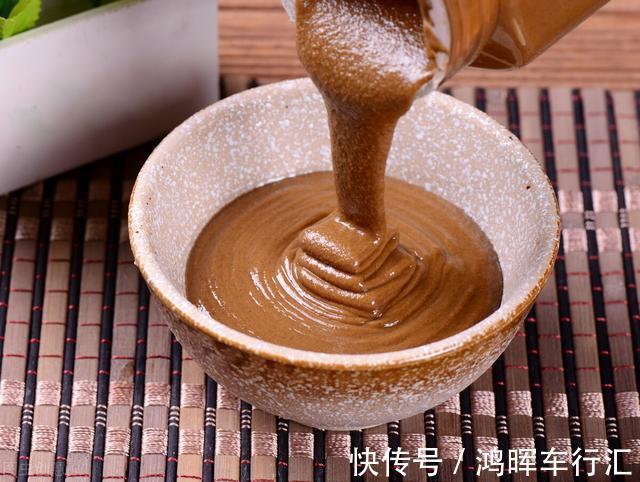 火锅店|芝麻酱调稀，用水还是用油？分享2种正确方法，丝滑细腻味道香