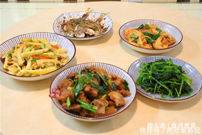 午餐|午餐,老妈做了五菜一汤,最近餐桌常见此菜,比饭店吃还舒服