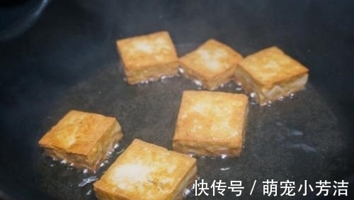 豆腐|“煎豆腐”时,直接下油锅可不行!多加这一步,豆腐不碎也不粘锅