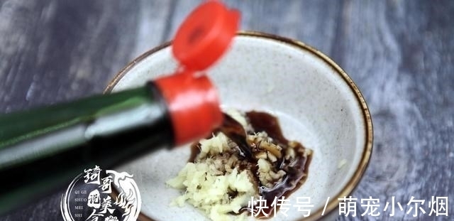 蒸扇贝时，直接上锅蒸就“废了”，教你一招，扇贝肉质鲜嫩不回缩