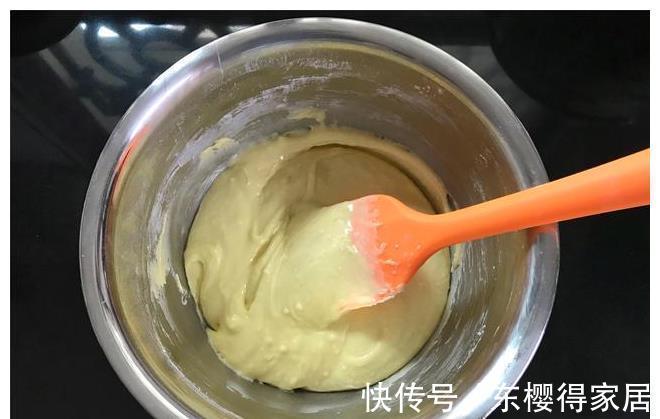 糯米粉新吃法,加4个鸡蛋,简单一做,外酥里糯,蓬松暄软超好吃