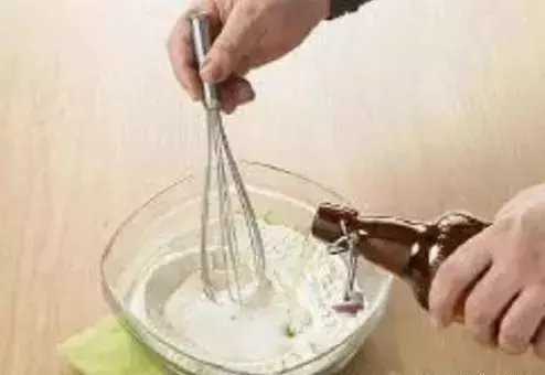 还在傻傻的用酵母发面?用它仅十分钟,就能蒸出又白又好吃的馒头