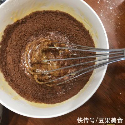 ix3|这道巧克力慕斯蛋糕藏着小惊喜，瞬间征服你