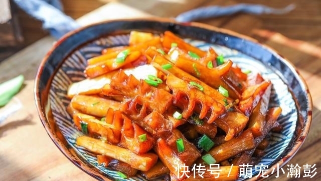 冬季特有的食材,20块钱一斤,吃一顿刮三天油,有条件女人要多吃