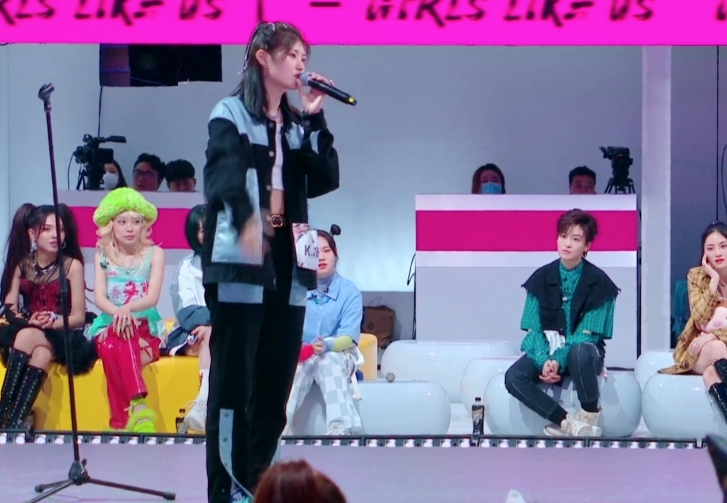 综艺|就这？rapper扯头花像小学生吵架，跟Jessi学学怎么正确输出吧！