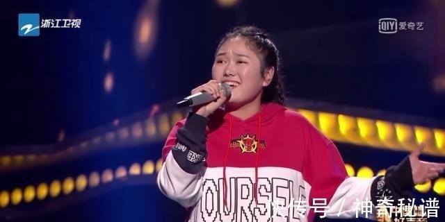 中国好声音那英战队两位选手被传退赛,都是哈林战队的姚斐传出