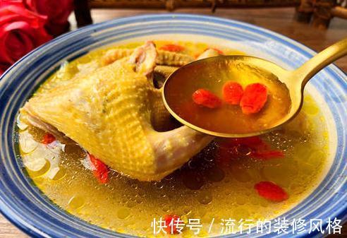 山药乌鸡汤|入秋后,记得多给家人喝这3道汤,营养滋补又润燥,暖身养胃!
