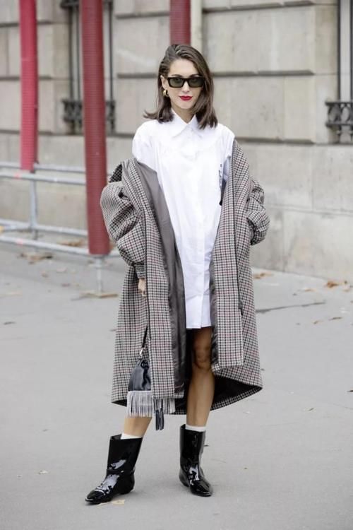 真正会穿的女人，春天穿风衣都这样搭裙子，你想要的时髦高级都有