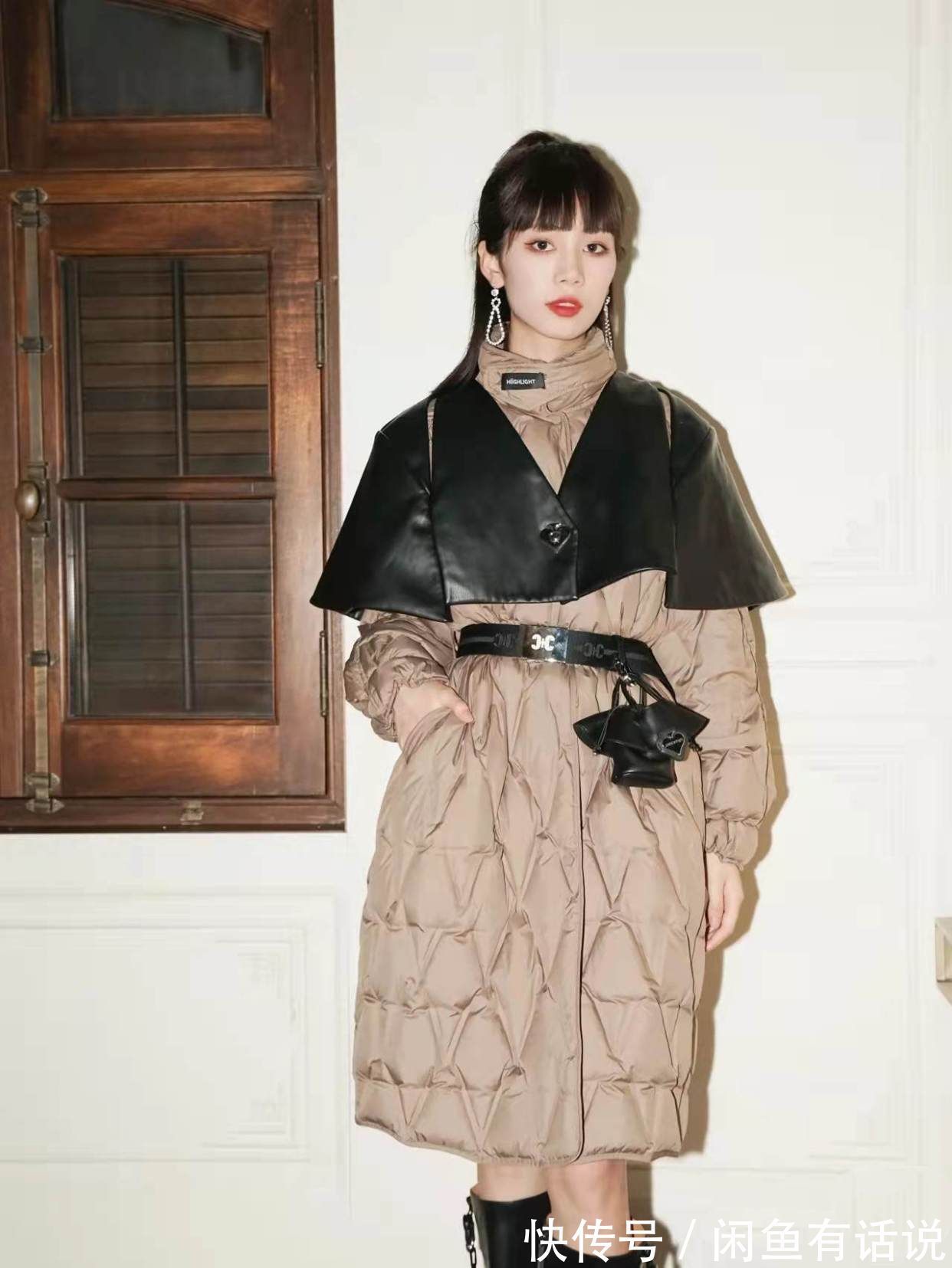 拉长感|别再说穿羽绒服显胖了!今年流行加根“腰带”,显高显瘦更高级