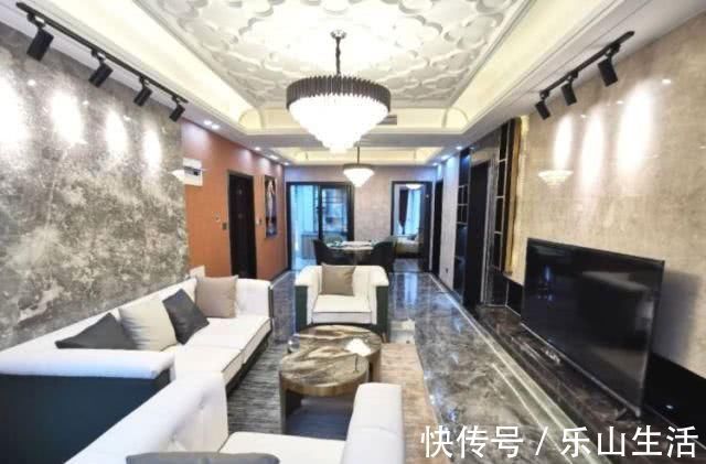 墙纸|为父母的养老房,房子买在二楼还赠送了2个小露台,真是意外之喜
