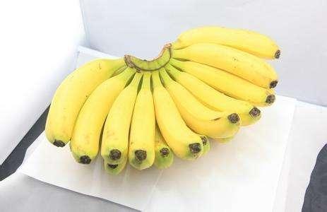 弯有|香蕉香甜营养,市场上有弯有直,要选直的还是弯的区别我告诉你