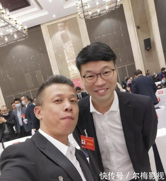 11月2日,演员王迅当选四川省文联副主席