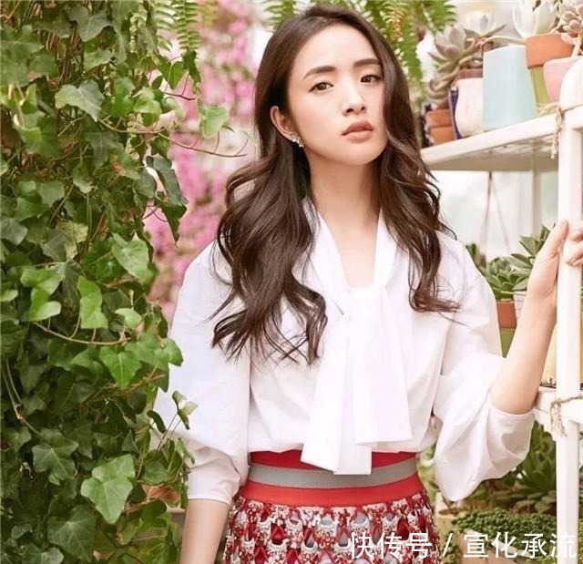 水波纹卷 奔四的女人尽量别留短发,很土!推荐这5款发型,太减龄!