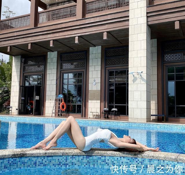 臀部|“36D+蜜桃臀”的她，颜值爆表身材性感，前凸后翘更是风情万种