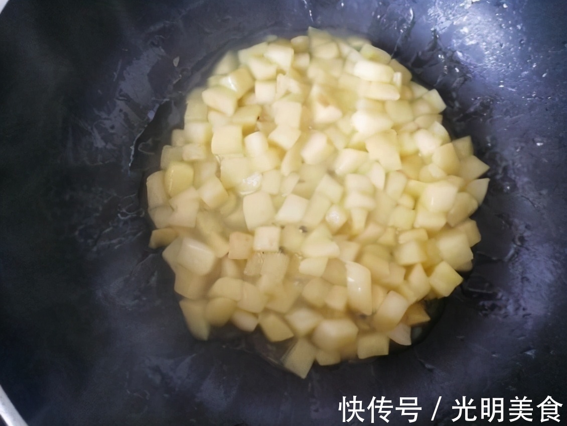 苹果派|家里面的苹果吃不完，用万能的手抓饼解决，孩子很喜欢